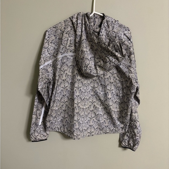 Varley Womens Print Terrace Running Jacket Size Small New Reflective Windbreaker - Picture 3 of 8